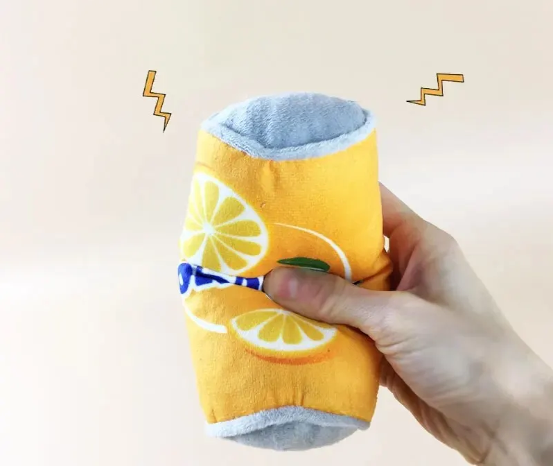 ChewVino Plüsch Hundespielzeug – Lustige Weinflasche mit Quietschgeräusch