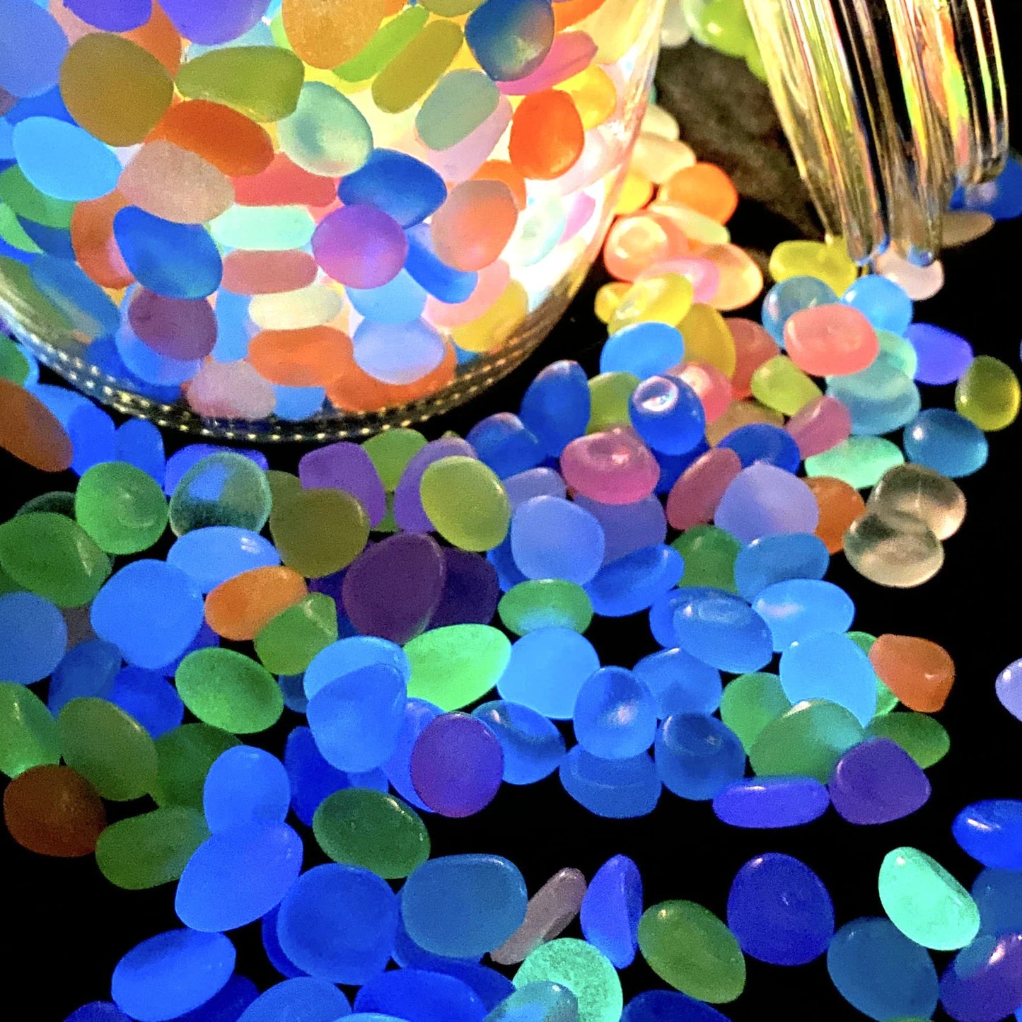 Leuchtende Aquariums