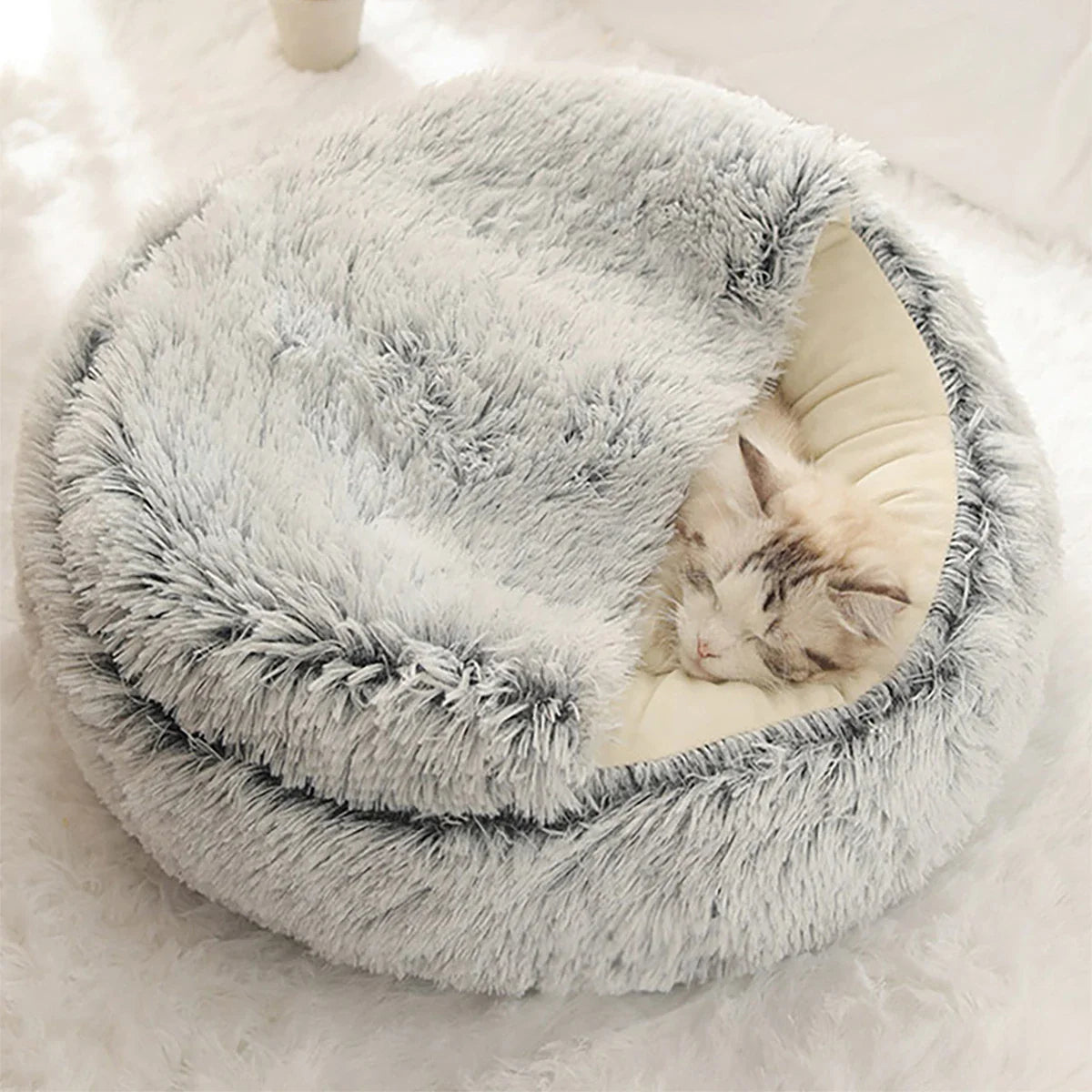 Flauschiges Donut-Katzenbett mit Mütze – weich und warm für kleine Haustiere