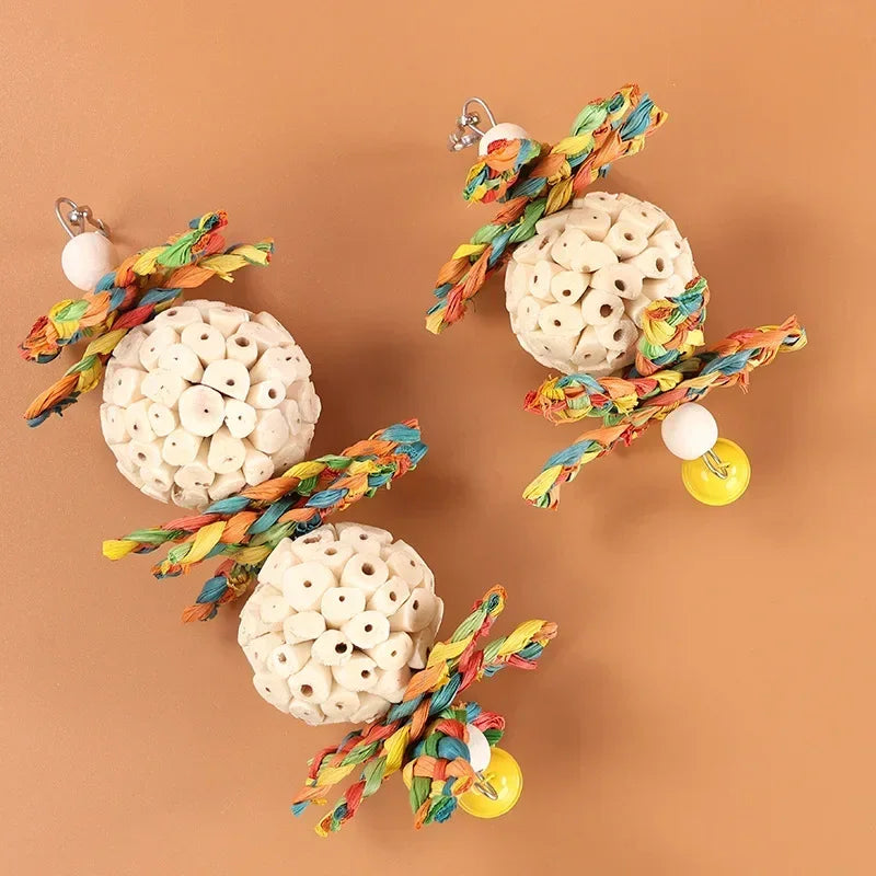 Interaktives Futtersuchspielzeug Papagei – Beißball aus Kunststoff, bunt