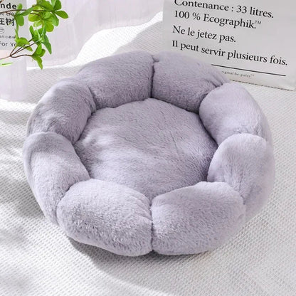 Blumenförmiges Hundebett – weicher Plüsch & wasserabweisend
