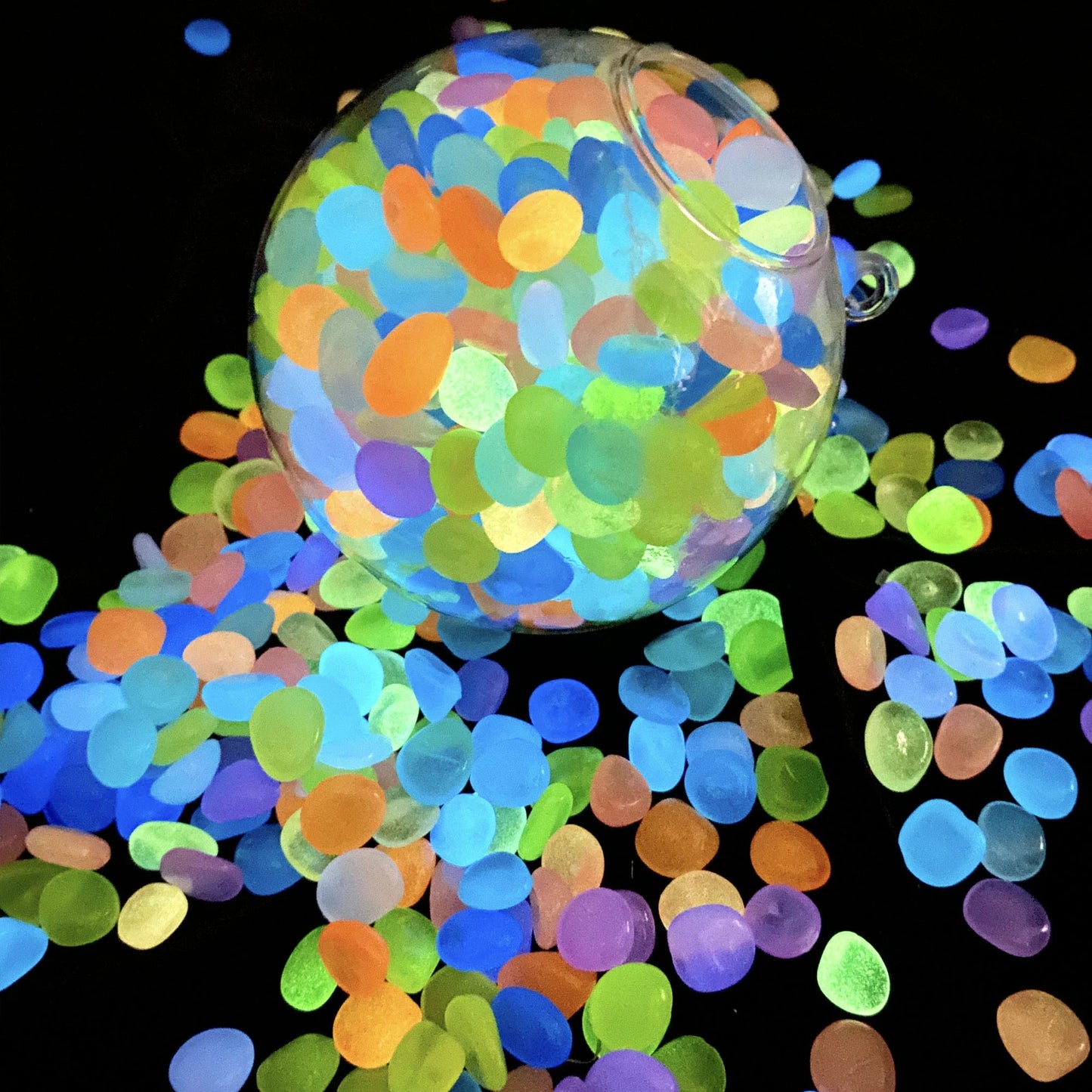 Leuchtende Aquariums