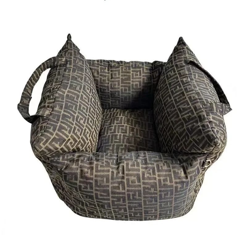 Autobox für Hunde – Herausnehmbare und waschbare Hundebox für Herbst und Winter