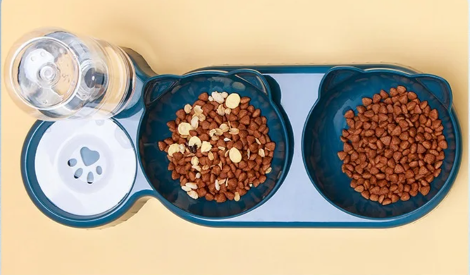 3-in-1 Katzenfutternapf-Set mit Wasserspender: Trinken & Fressen